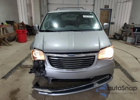 2013 Chrysler Town & Country Touring из США, поврежденный, VIN 2C4RC1BG1DR692067